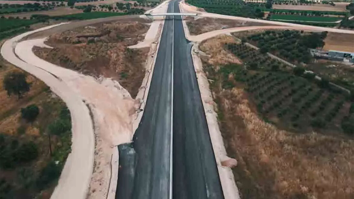 Οι παλιές μελέτες φρενάρουν τα νέα έργα στην Ελλάδα