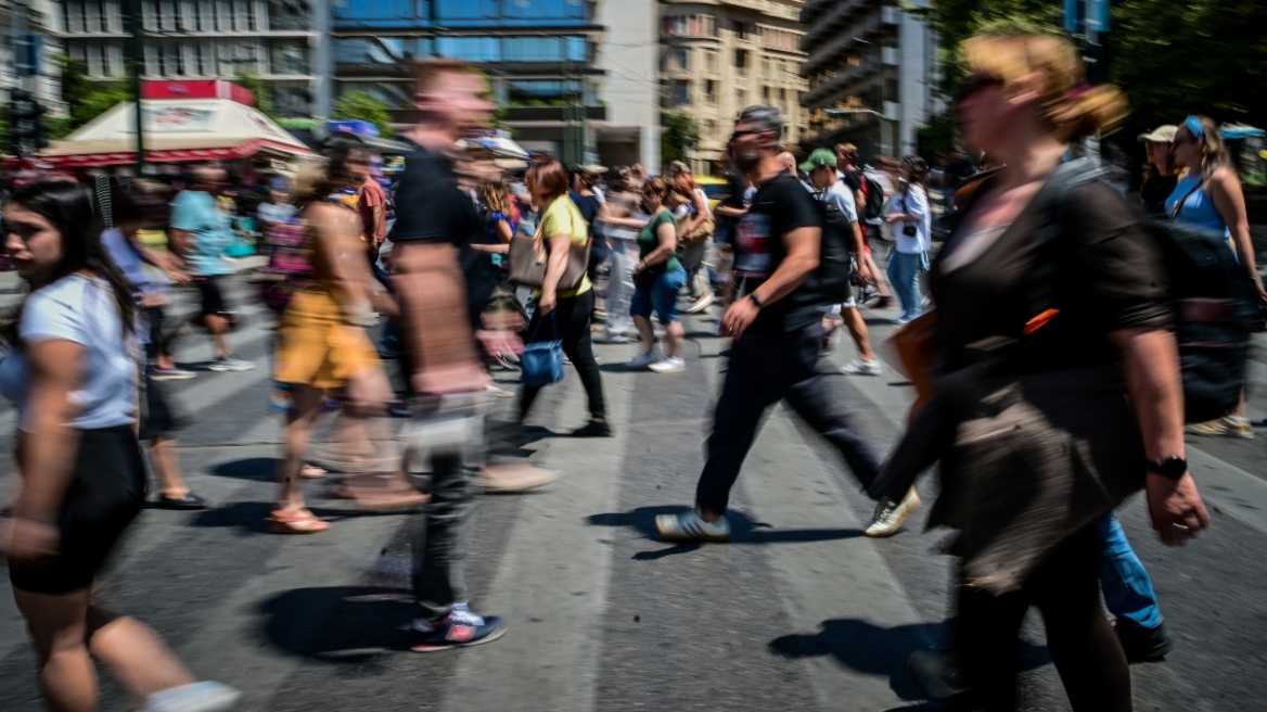 Δημογραφικό: Ανησυχία για τα στοιχεία της ΕΛΣΤΑΤ –  Το 2023 οι θάνατοι ήταν 56.646 περισσότεροι από τις γεννήσεις