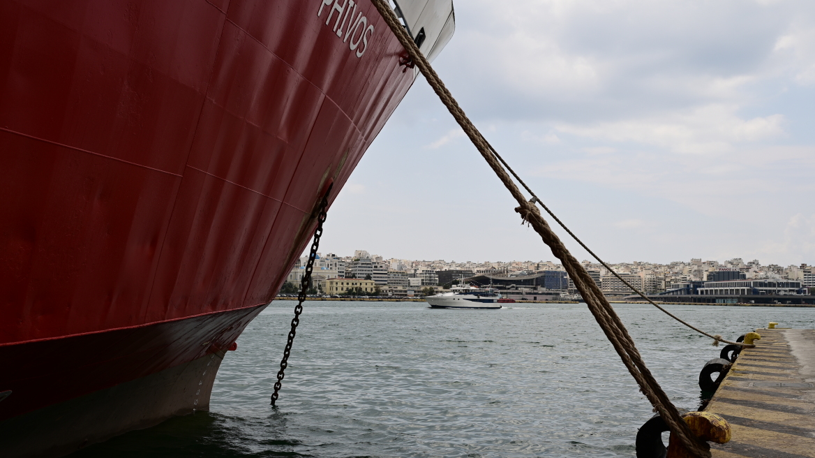 Σε προειδοποιητική απεργία  προχωρά η ΠΝΟ: Δεμένα τα πλοία στις 22 και 23 Οκτωβρίου