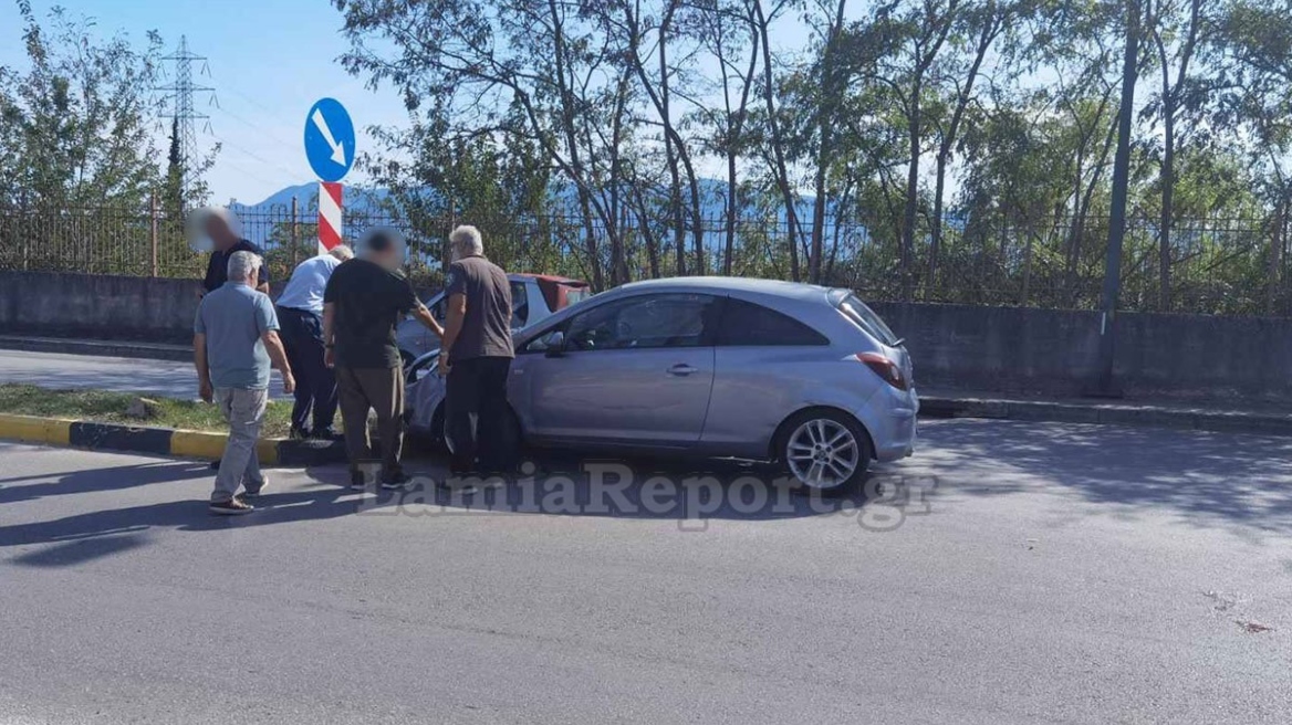 Λαμία: Σύγκρουση ΙΧ με μηχανάκι - Τραυματίστηκε ο δικυκλιστής