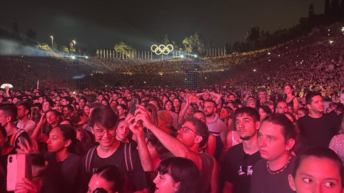 Τέμπη: Πλήθος κόσμου στο Καλλιμάρμαρο για τη μεγάλη συναυλία  - Δείτε βίντεο και φωτογραφίες