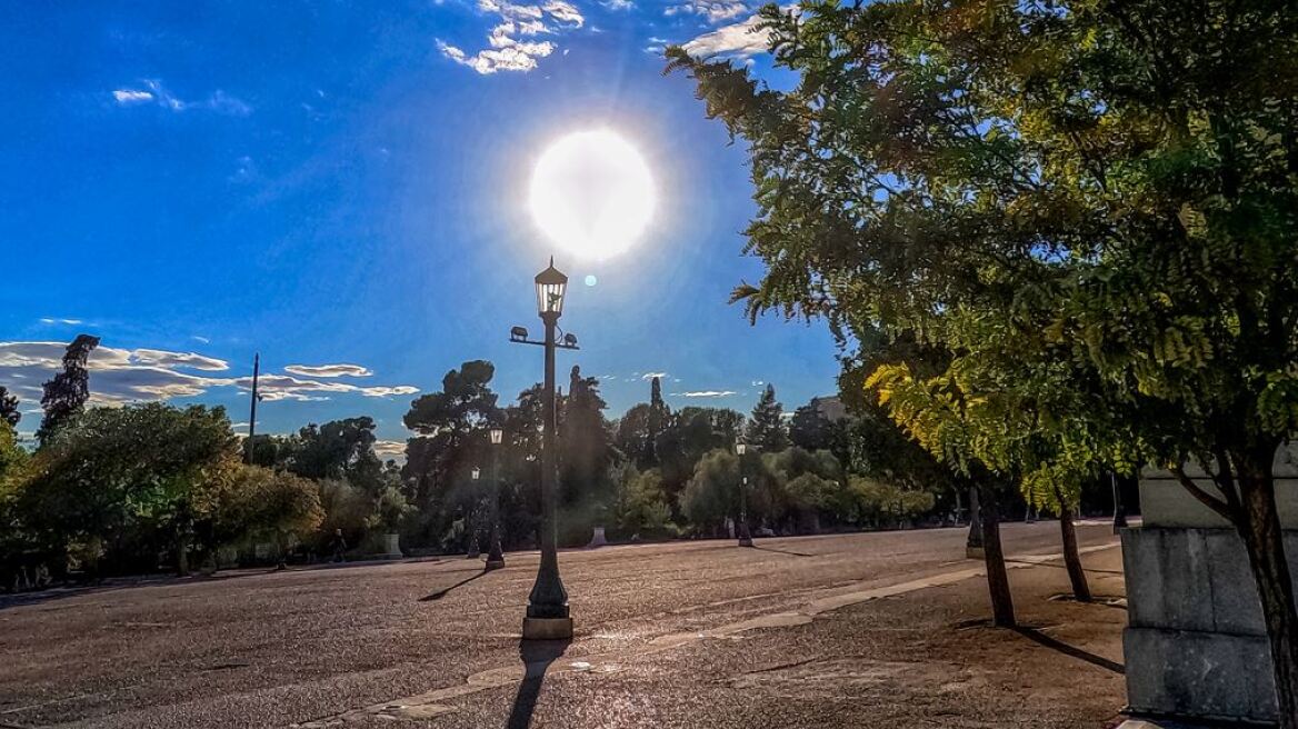 Καιρός: Τους 34°C βαθμούς άγγιξε ο υδράργυρος - Μικρή πτώση της θερμοκρασίας την Κυριακή