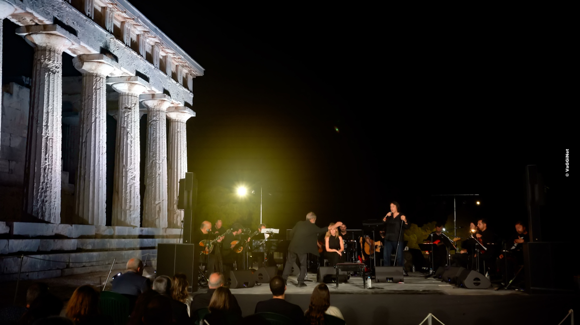 Σταύρος Ξαρχάκος: Η μουσική ιεροτελεστία του τον Ναό της Αφαίας στην Αίγινα - Δείτε βίντεο και φωτογραφίες