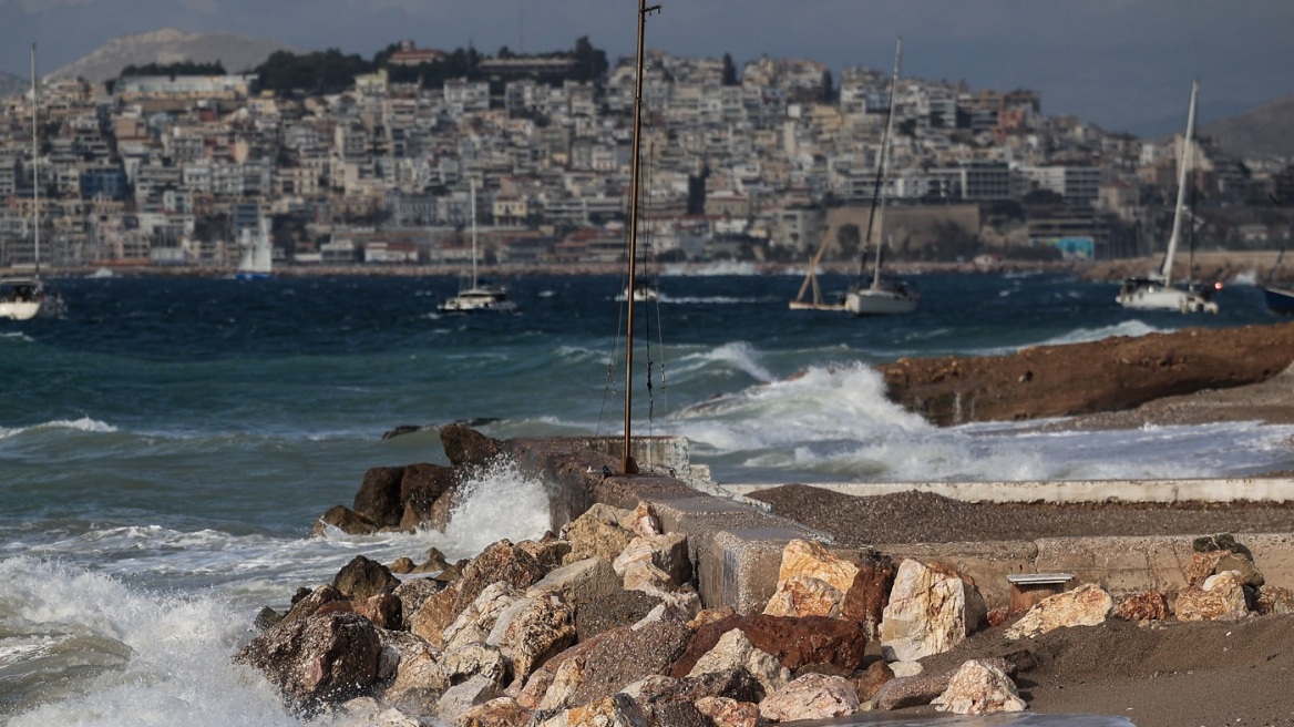 Καιρός: Έρχονται βροχές και πτώση της θερμοκρασίας - Τι λέει ο Κολυδάς για τα πρώτα χιόνια