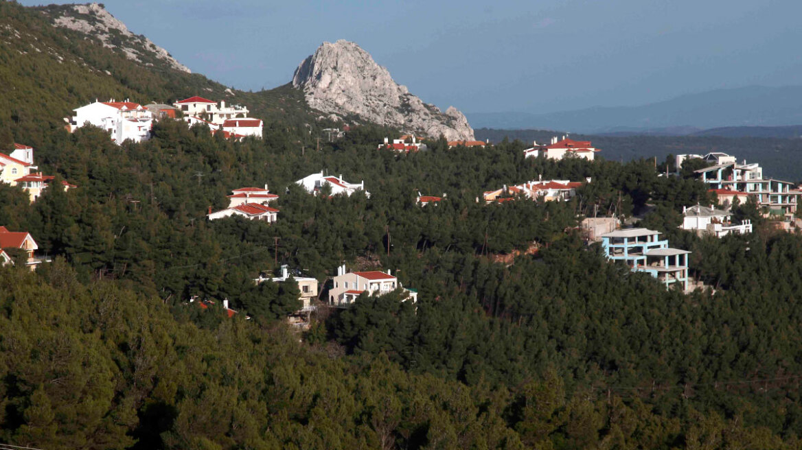 Εκτός σχεδίου δόμηση: Έρχεται ρύθμιση με αλλαγές - Βγαίνει η δουλεία διόδου από το σχέδιο της κυβέρνησης