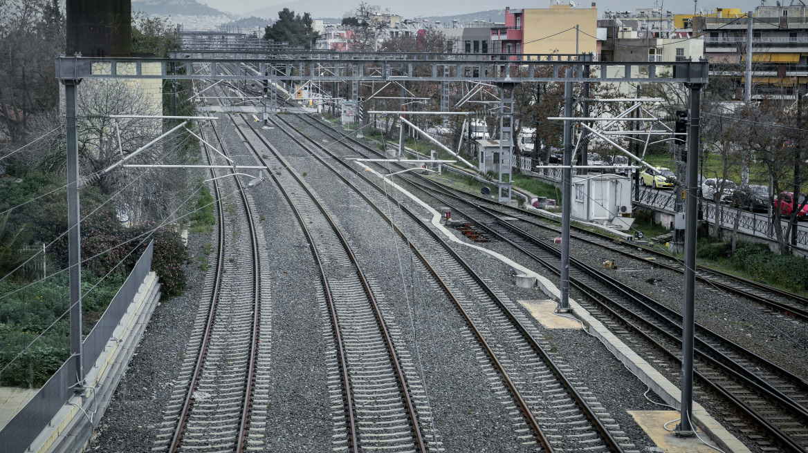 Συνελήφθησαν πέντε άτομα που έκλεβαν γραμμές του ΟΣΕ στον Ασπρόπυργο