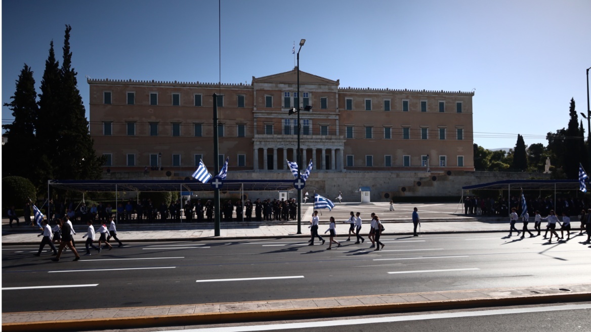 Καιρός: Προχωρημένη άνοιξη θα θυμίζει το τριήμερο της 28ης Οκτωβίου 