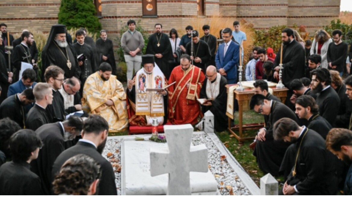 Ο Αρχιεπίσκοπος Ελπιδοφόρος τέλεσε μνημόσυνο για τον μακαριστό Αρχιεπίσκοπο Αμερικής Ιάκωβο	