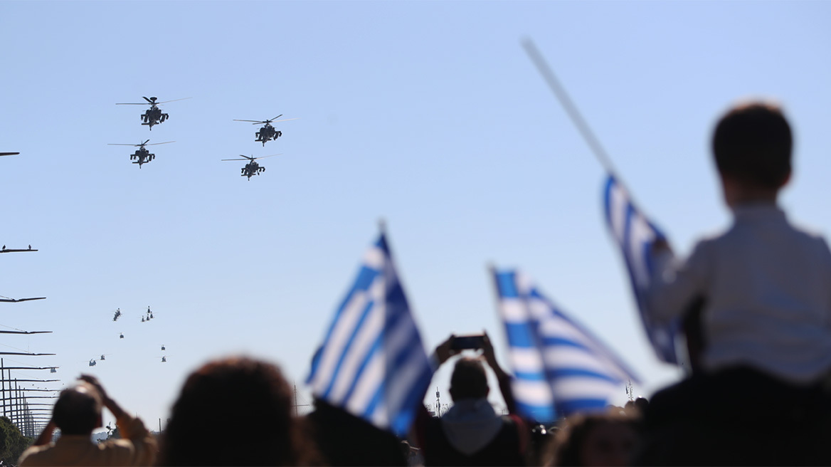 28η Οκτωβρίου: Δείτε  εντυπωσιακές φωτογραφίες και βίντεο από τη στρατιωτική παρέλαση στη Θεσσαλονίκη