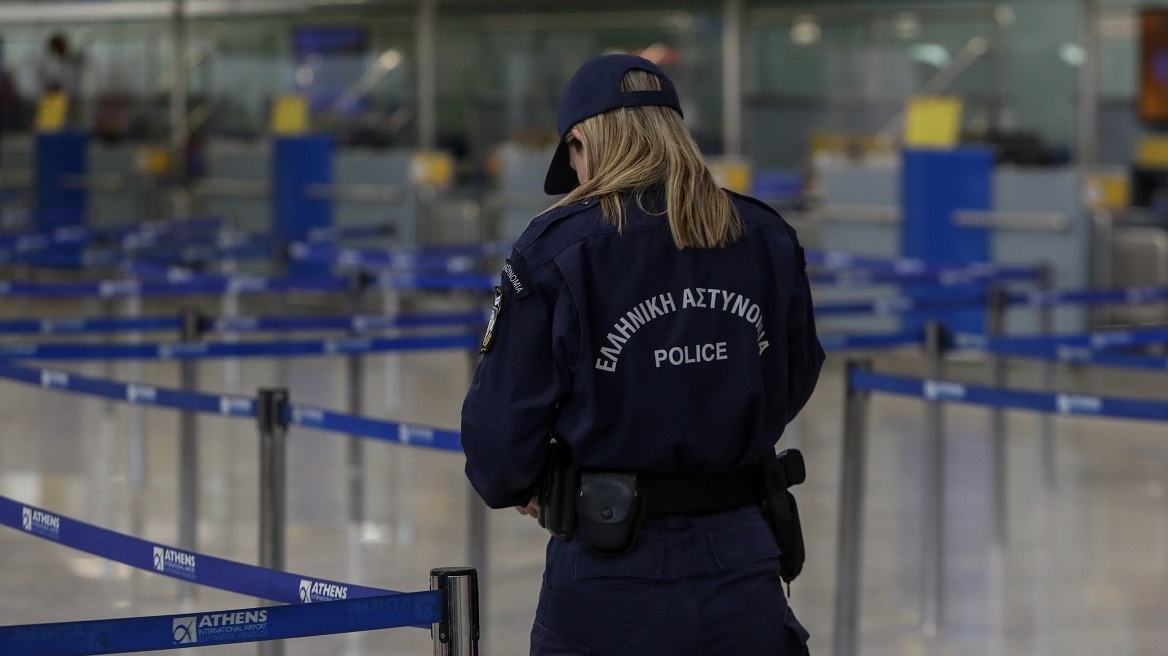 Χειροπέδες σε 64χρονη στο Ελ. Βενιζέλος για λαθρεμπόριο χρυσού στο Βιετνάμ 