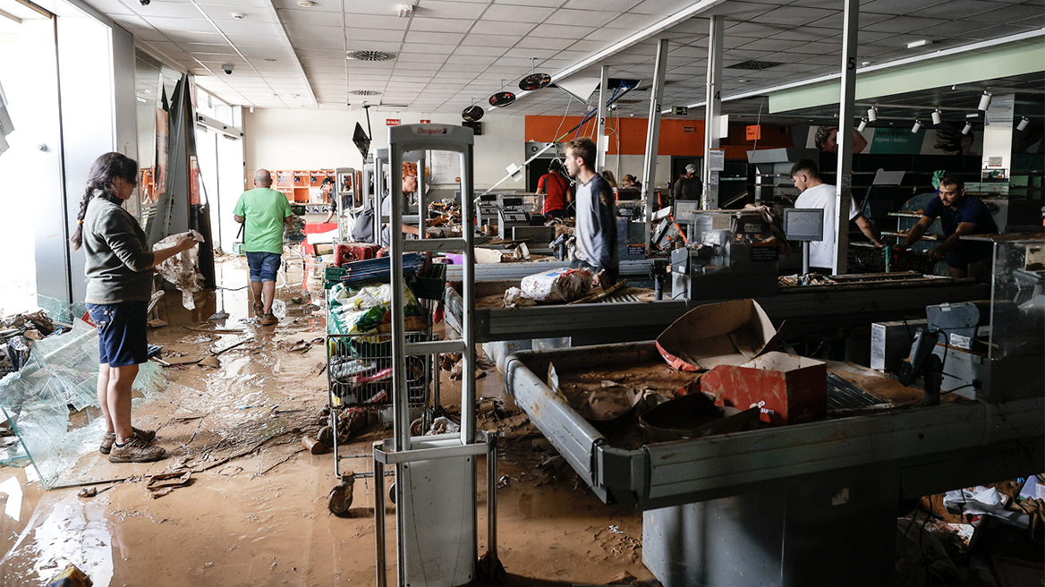 Πλημμύρες - Βαλένθια: Αγωνία για την επόμενη μέρα την ώρα που το κύμα κακοκαιρίας συνεχίζεται