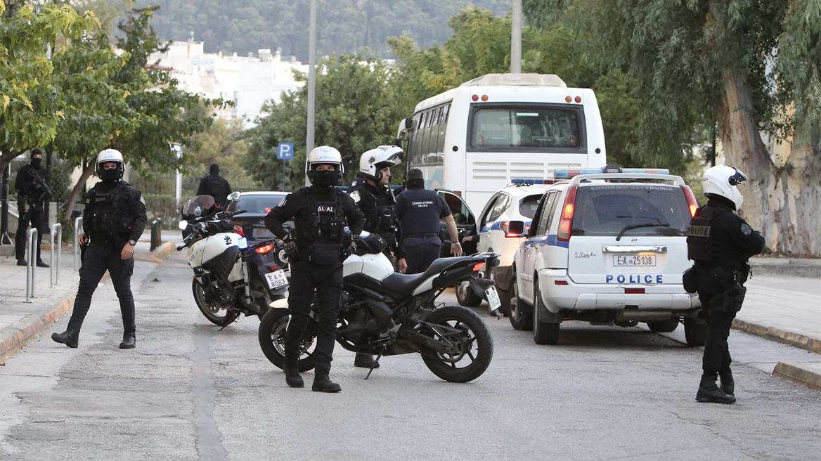 Αμπελόκηποι: Στην Ευελπίδων ο 31χρονος που συνελήφθη για την έκρηξη στο διαμέρισμα