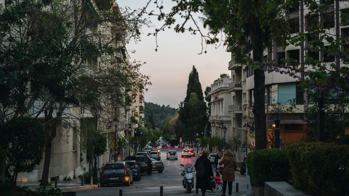 Τέλη κυκλοφορίας με κλιμακωτές αυξήσεις στα πρόστιμα - Πώς θα τα πληρώσετε