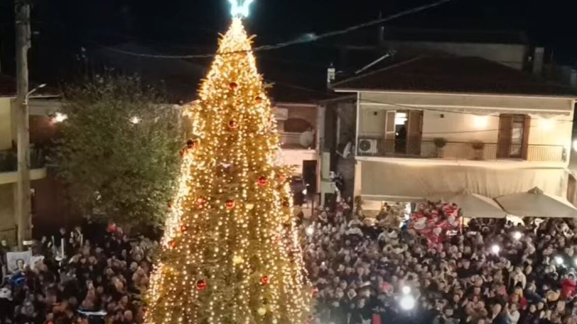 Χαλκιδική: Άναψε στον Ταξιάρχη το πρώτο χριστουγεννιάτικο δέντρο στην Ελλάδα - Δείτε βίντεο