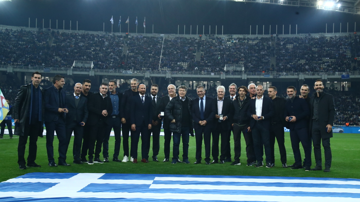 Euro 2004: Αποθεώθηκαν στο ΟΑΚΑ οι πρωταθλητές Ευρώπης - Βίντεο, φωτογραφίες 