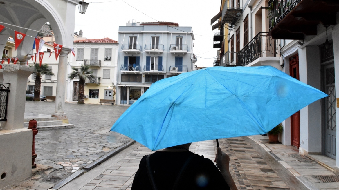 Καιρός: Όσο επελαύνει η βαρυχειμωνιά στην Ευρώπη, στην Ελλάδα έχει φθινόπωρο-  Πού αναμένονται βροχές