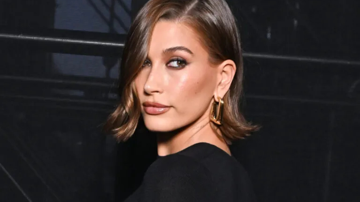 Η Hailey Bieber μας θύμισε πόσο αγαπάμε αυτή την διαχρονική απόχρωση στο μανικιούρ