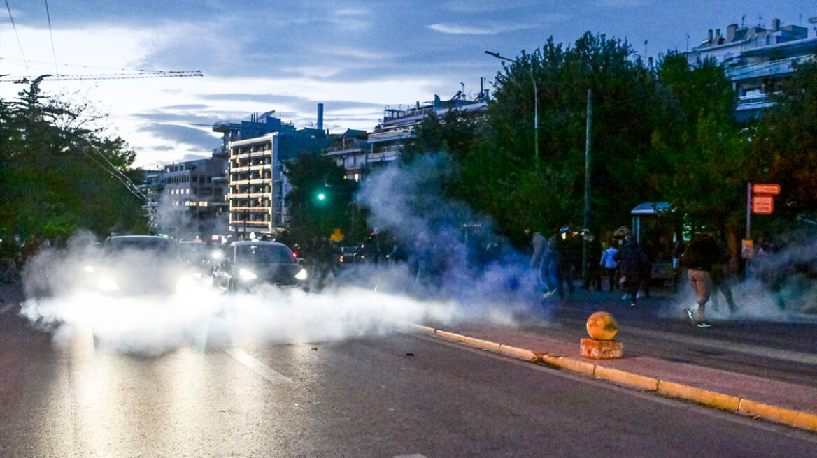 Προφυλακιστέος ο Νίκος Ρωμανός μετά την απολογία του - Επεισόδια στην Ευελπίδων