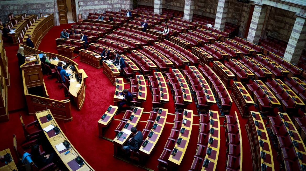 Βουλή: Η νέα εικόνα με το ΠΑΣΟΚ αξιωματική αντιπολίτευση - Εννέα οι ΚΟ και 21 οι ανεξάρτητοι βουλευτές