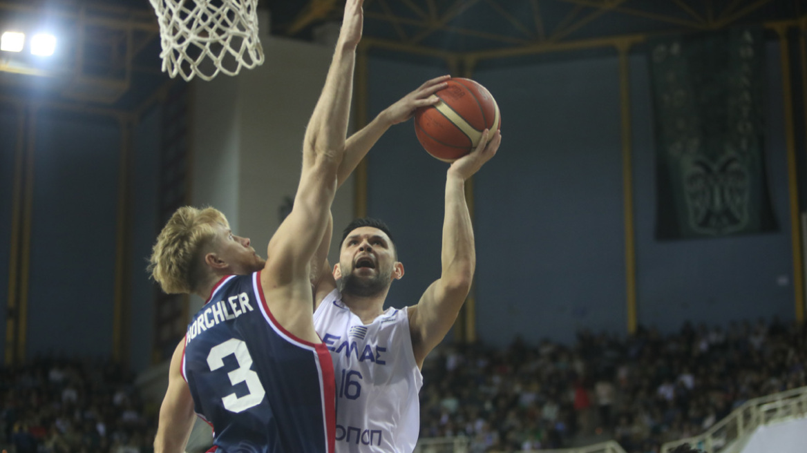 Προκριματικά Eurobasket, Ελλάδα -Μεγάλη Βρετανία 77-67: Με ηγέτη Παπανικολάου επέστρεψε στις νίκες