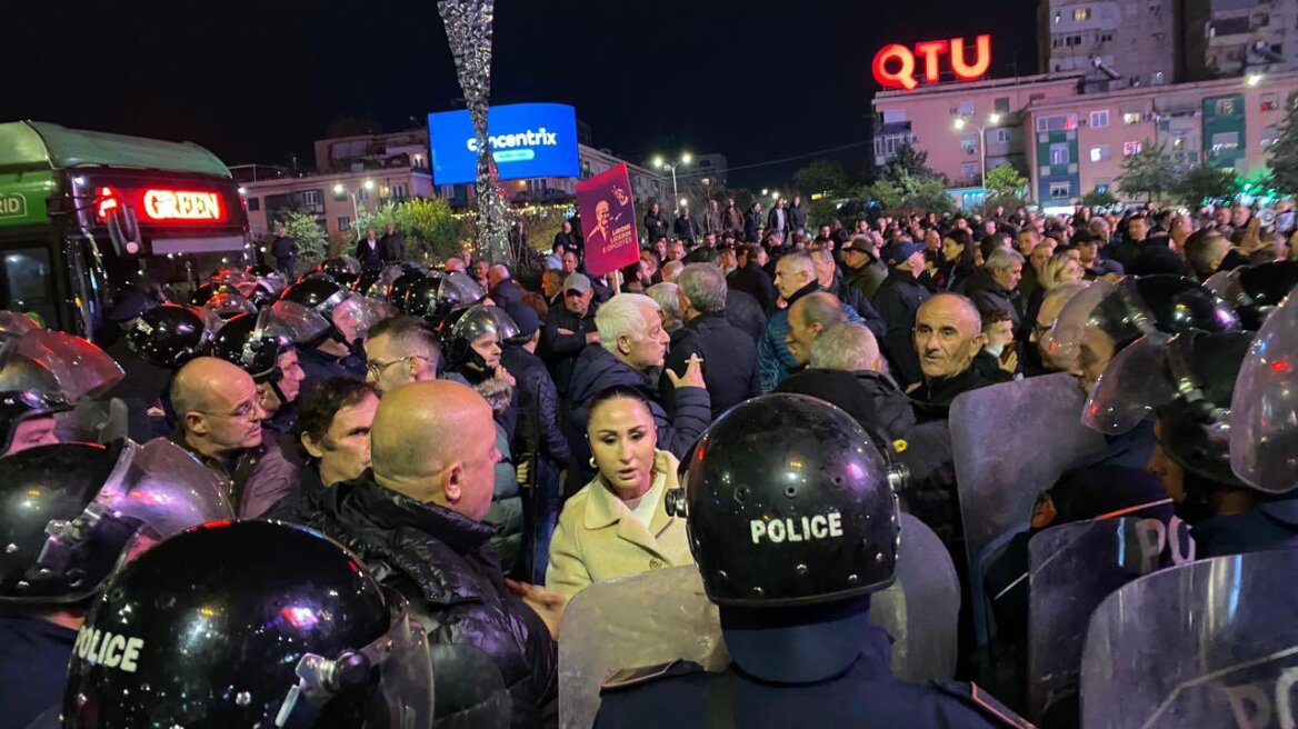 Ταραχές στα Τίρανα σε διαδήλωση της αντιπολίτευσης κατά της κυβέρνησης Ράμα