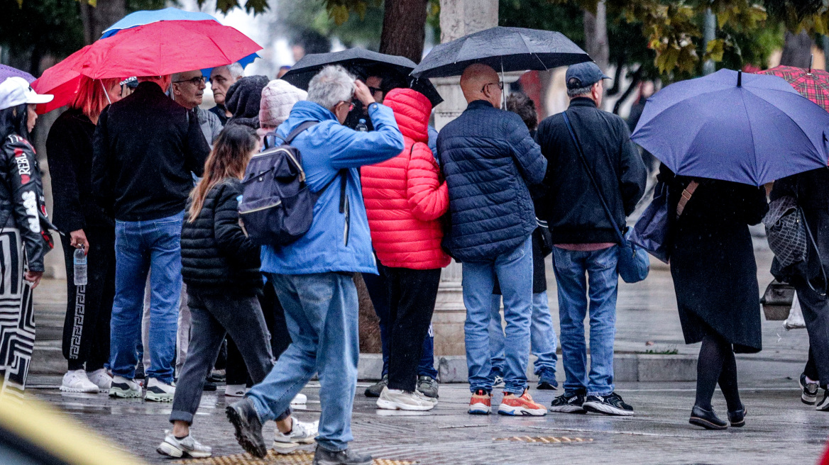 Καιρός: «Βουτιά» της θερμοκρασίας και χιόνια το Σαββατοκύριακο – Αναλυτική πρόγνωση