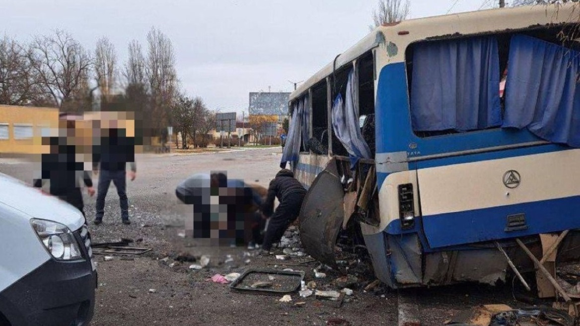 Πόλεμος στην Ουκρανία: Επίθεση σε αστικό λεωφορείο στη Χερσώνα - Τέσσερις νεκροί και 13 τραυματίες