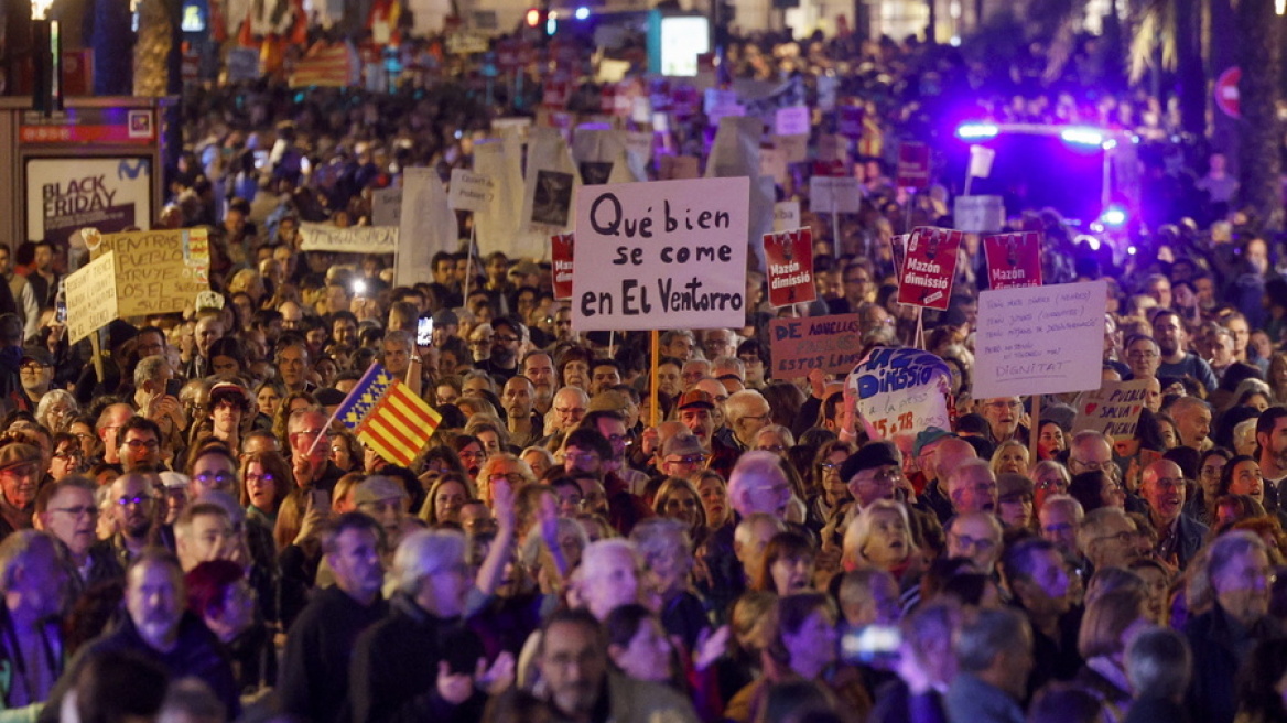 Ισπανία: Μαζική διαδήλωση στη Βαλένθια κατά των Αρχών για τη διαχείριση των πλημμυρών