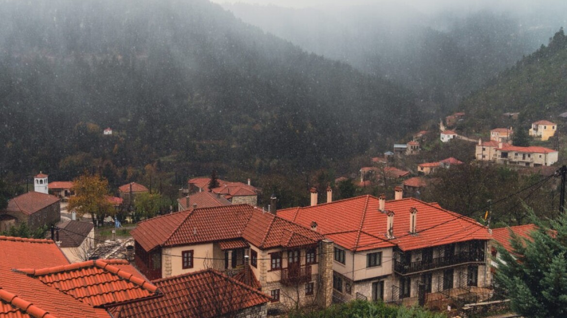 5 πέτρινα χωριά στην Ελλάδα για οικογενειακά Χριστούγεννα
