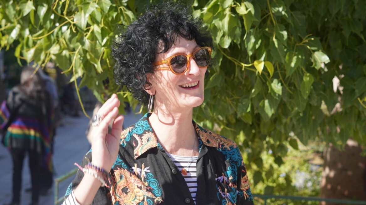 Η Rosalyn άφησε πίσω της το Μπέλφαστ για μια ζωή στην Αθήνα και τα ελληνικά νησιά