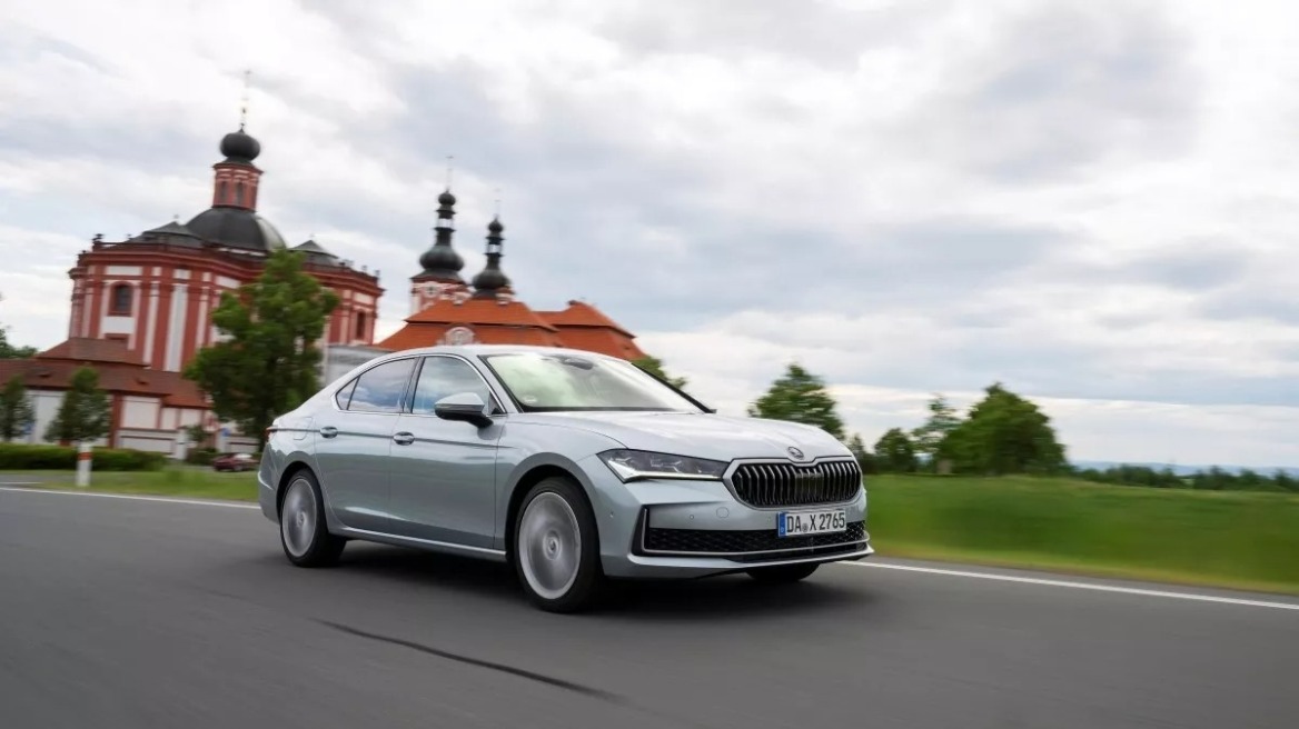 Το νέο Skoda Superb στην Ελλάδα - Πόσο κοστίζει;