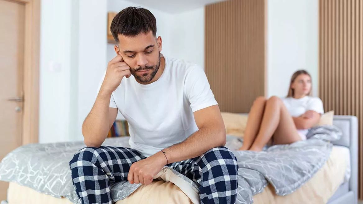 Είναι μόνο 20 ετών και έχουν στυτική δυσλειτουργία: Τι φταίει και πώς αντιμετωπίζεται