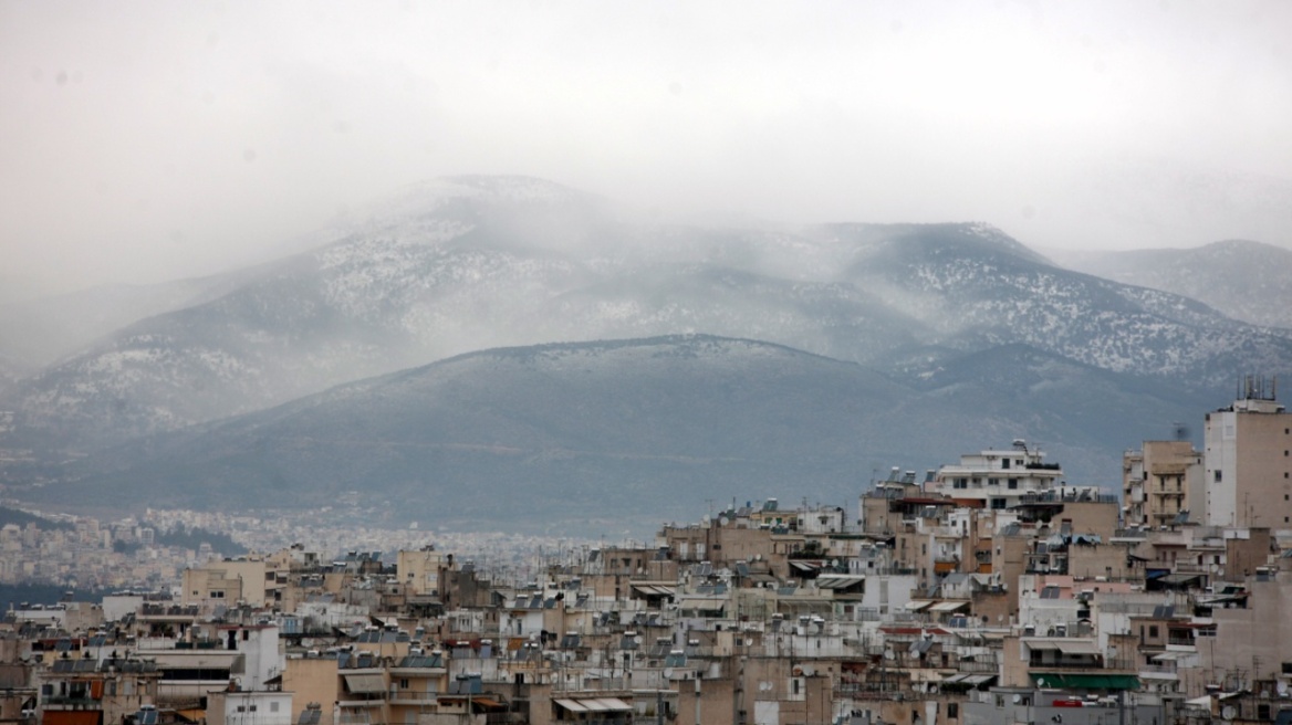 Κακοκαιρία - Καλλιάνος: Xιόνια στα βόρεια προάστια της Αττικής από τα 400 μέτρα και πάνω