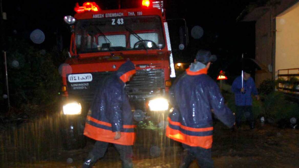 Λασίθι: Αυτοκίνητο έπεσε σε γκρεμό – Επιχείρησε η πυροσβεστική