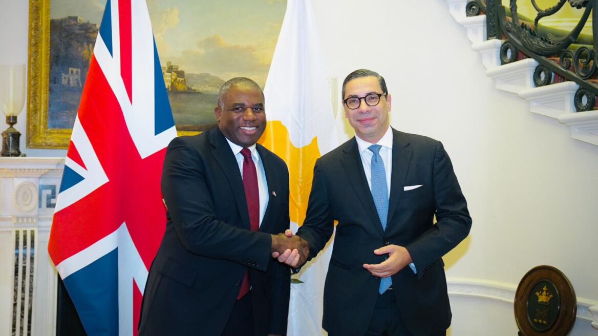 Κύπρος: Συνάντηση των ΥΠΕΞ Κύπρου και Βρετανίας στο Λονδίνο - Εμβάθυνση στις σχέσεις των δύο χωρών