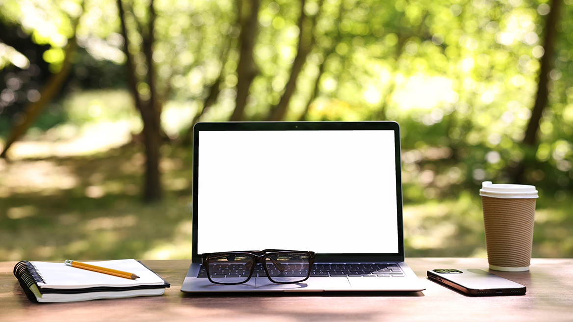 Πώς είναι να δουλεύεις μακριά από το γραφείo σε μέρη εξωτικά