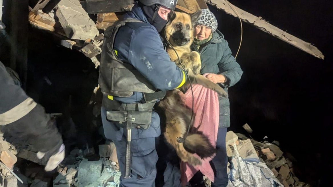 Ρωσικός πύραυλος έπληξε σπίτι στην Ουκρανία - Τουλάχιστον πέντε τραυματίες 