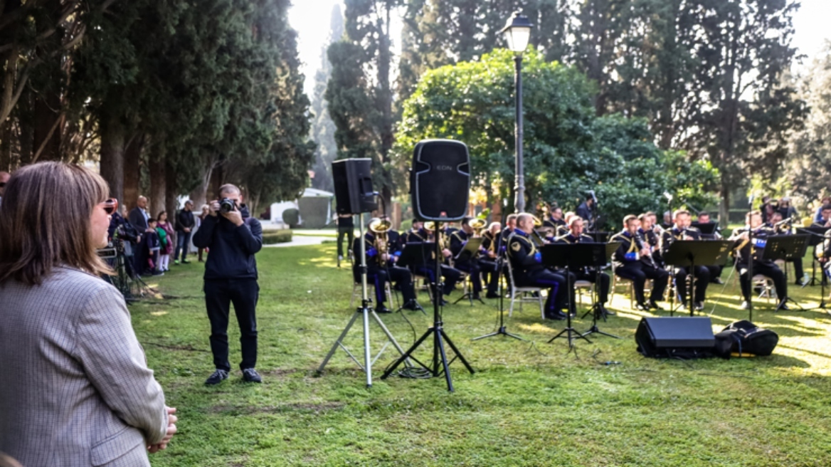 Χριστουγεννιάτικες μελωδίες στον Κήπο του Προεδρικού Μεγάρου