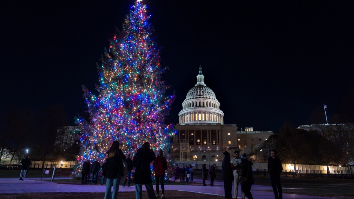 Η Βουλή των ΗΠΑ εγκρίνει νομοσχέδιο για τη χρηματοδότηση της κυβέρνησης αποτρέποντας το shutdown στο... παρά έξι 
