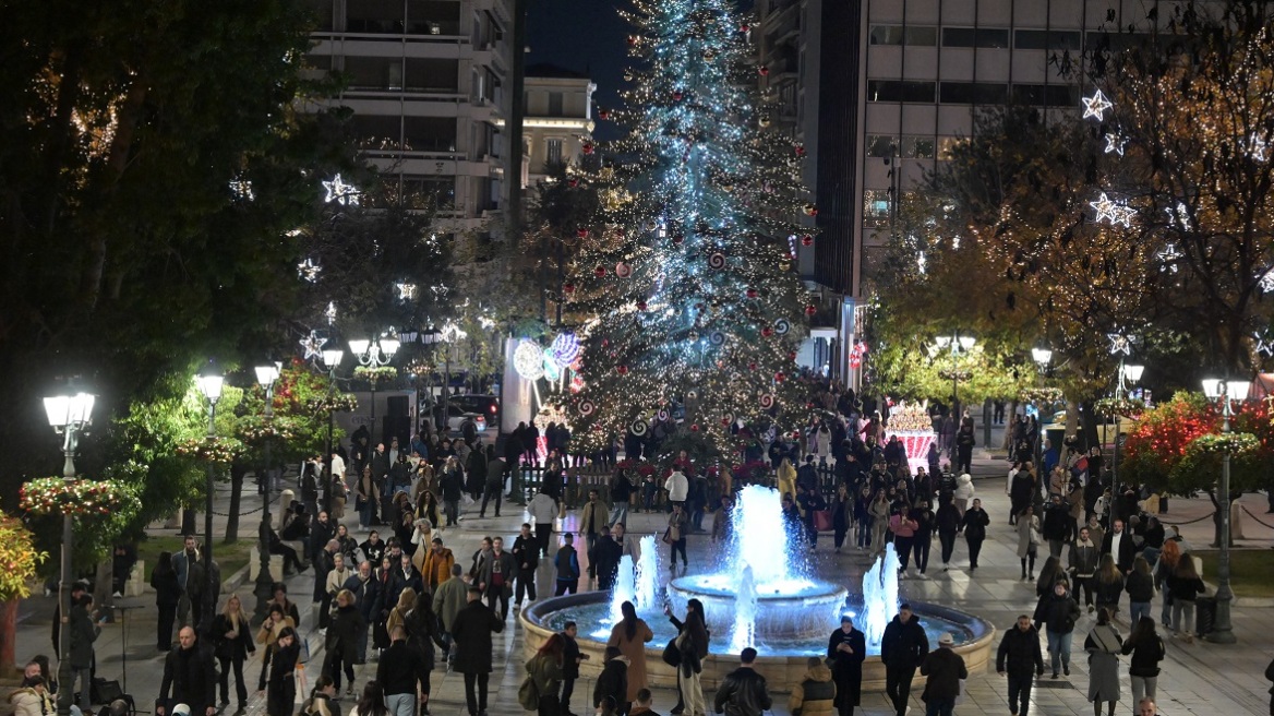 Ιώσεις: Αυξημένο κίνδυνο μετάδοσης των αναπνευστικών ιών προκαλεί η περίοδος των γιορτών