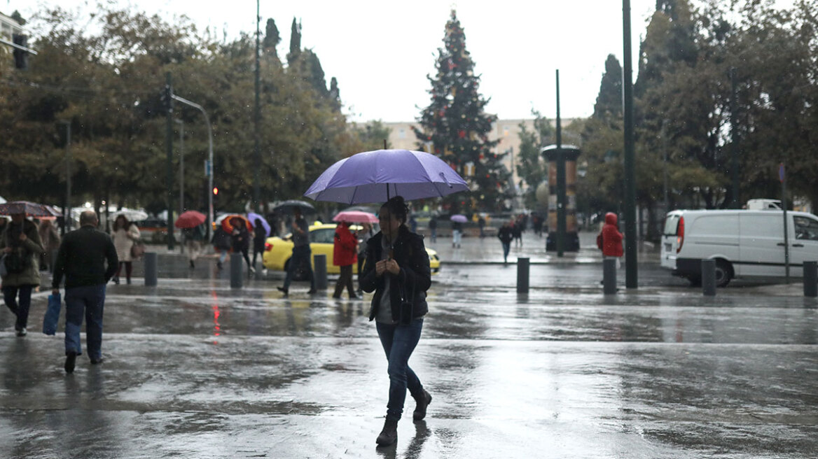 Καιρός: Βροχές και πτώση της θερμοκρασίας σήμερα, ηλιοφάνεια και ζεστές θάλασσες τα Θεοφάνια 