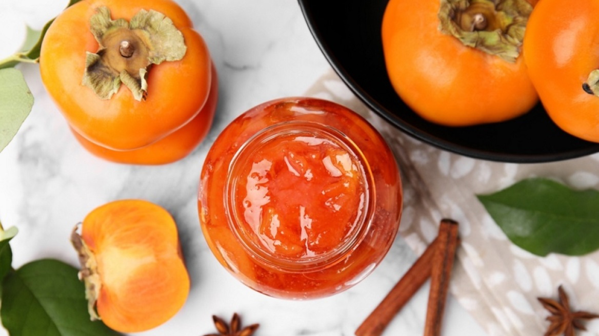 Πικάντικη μαρμελάδα με λωτούς, τοματίνια και κακάο nibs