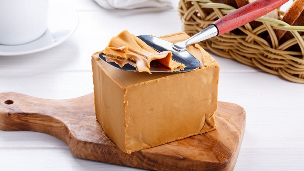 Τι είναι αυτό το «καφέ τυρί» για το οποίο τρελαίνονται οι Νορβηγοί;