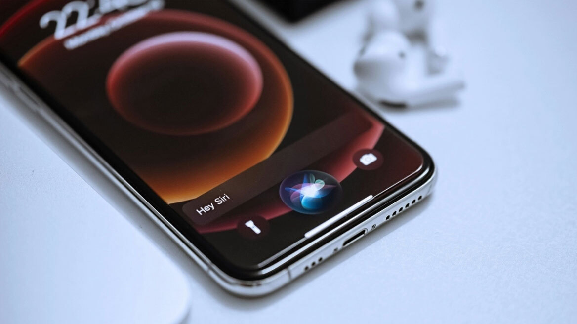 Apple: Πρόστιμο «μαμούθ» εξαιτίας της «κουτσομπόλας» Siri