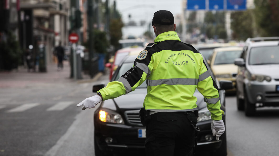 Σε δημόσια διαβούλευση ο νέος ΚΟΚ - Στο «στόχαστρο» οδηγοί και πεζοί, αυστηρότερες οι ποινές για τα κράνη