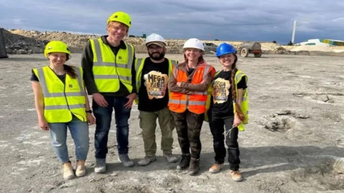 Εργάτης στην Αγγλία παρατήρησε στο δάπεδο «περίεργα εξογκώματα» και τελικά ήταν πατημασιές δεινοσαύρων!