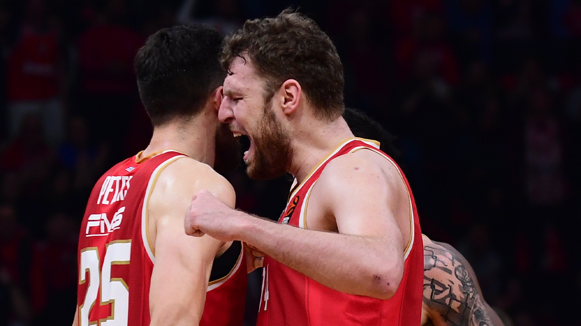 Ολυμπιακός-Μπάγερν Μονάχου 112-69: Πάρτι πρωτιάς στο ΣΕΦ με 45 πόντους του Βεζένκοφ - Δείτε βίντεο