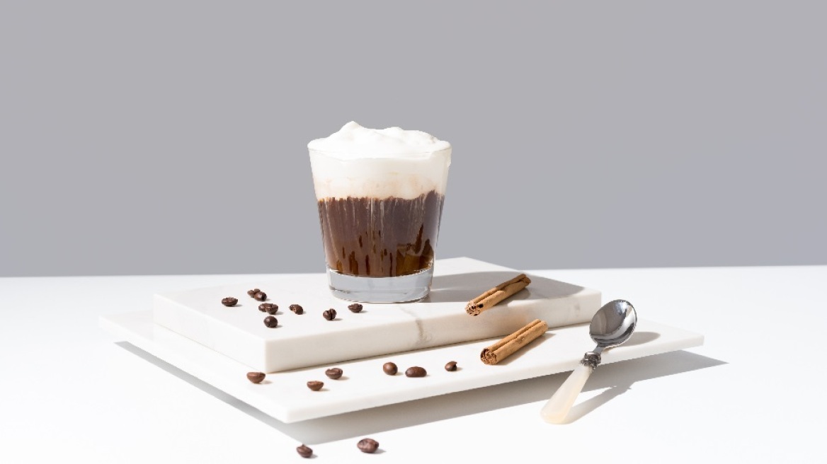 5 vegan τρόποι να αντικαταστήσετε τη σαντιγί στο ρόφημά σας