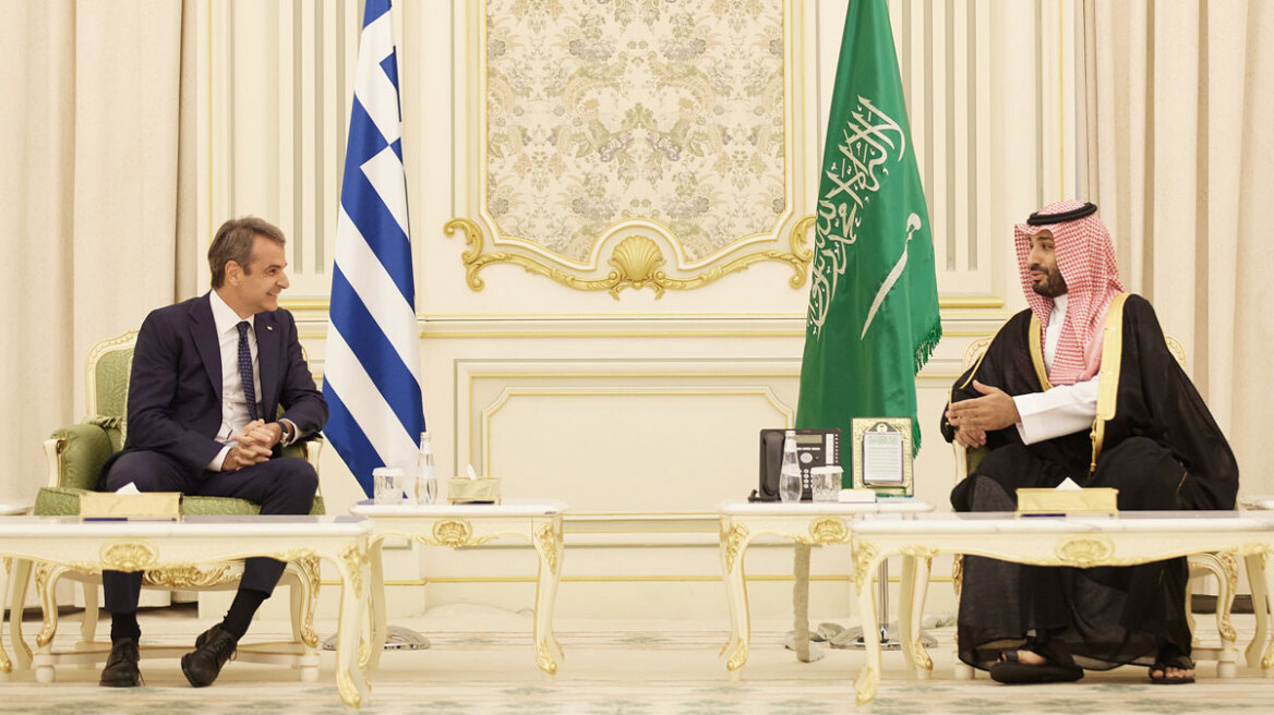 Στη Σαουδική Αραβία ο Μητσοτάκης: Οι στρατηγικές σχέσεις με το Ριάντ και η ατζέντα του Ανωτάτου Συμβουλίου