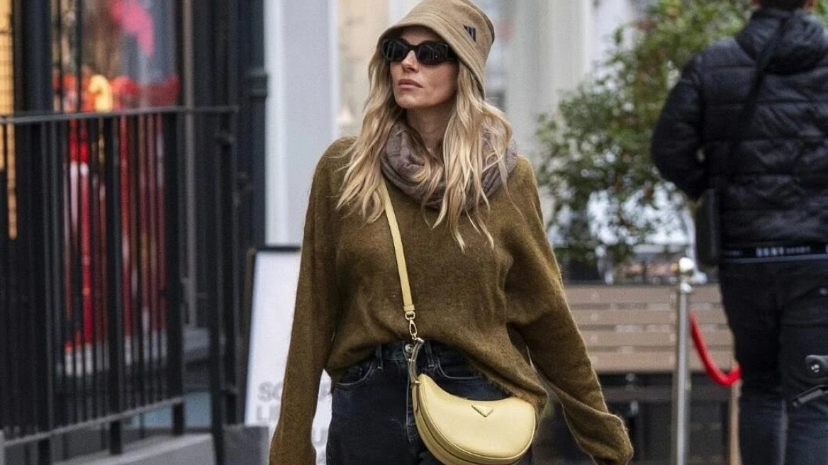 H Σιένα Μίλερ φόρεσε μία από τις μεγαλύτερες τάσεις στα sneakers για το 2025